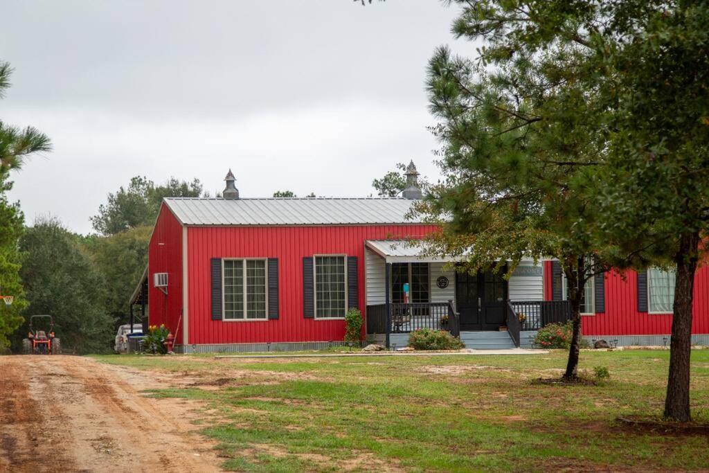 Hot Tub, Fire Ring And A Large Family Kitchen! Βίλα Navasota Εξωτερικό φωτογραφία